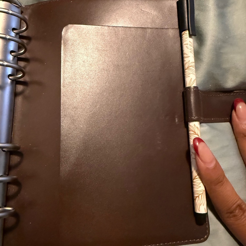 Louis Vuitton Epi Brown Leather Agenda MM - Picture 9 of 12